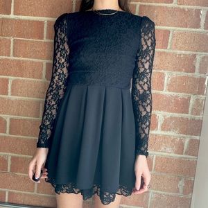 Black lace dress with gold zipper Guess